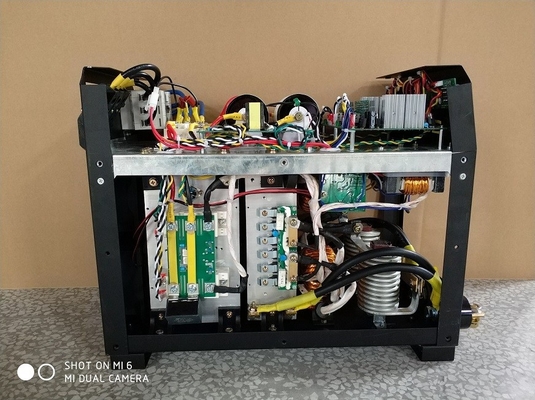 Classe d'isolation F 630 Amp 25 88 Machine de soudage à arc inverseur pour l'industrie lourde