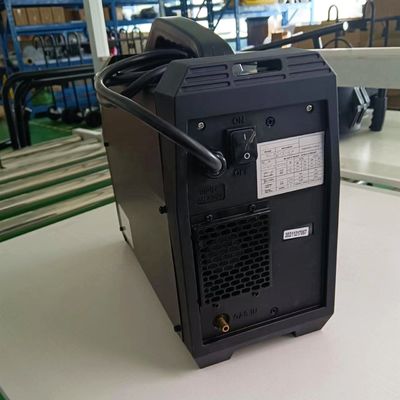Classe d'isolation F 200 ampères LCD machine de soudage par onduleur IGBT pour soudage au gaz IP21S
