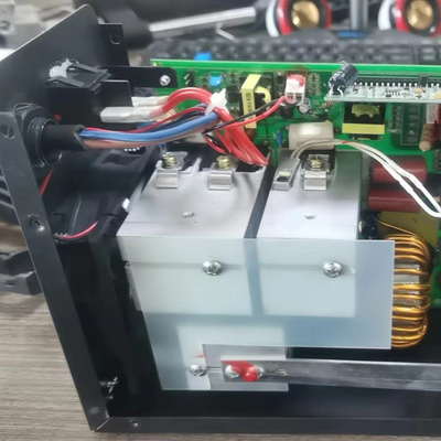 Soudeuse mini IGBT DC MMA portable avec courant de sortie nominal de 120 A et tension d'entrée AC220V